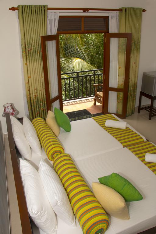Ganthera Residence Katugastota Luaran gambar