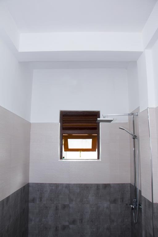Ganthera Residence Katugastota Luaran gambar